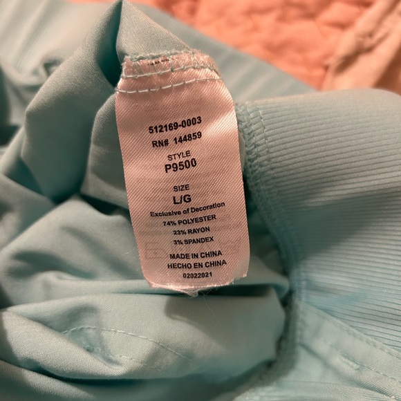 Light Blue Adar Scrubs Set with Jogger Pants Large - Picture 4 of 5